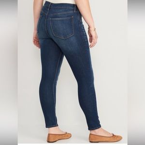 Mid rise Rockstar super skinny jeans size 12